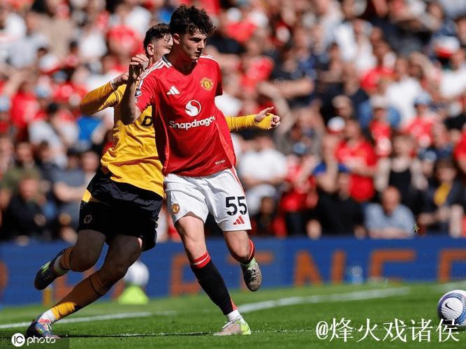 记者:弗雷德里克森将顶替马兹拉维进入曼联本轮比赛名单 记者:弗雷德里克森将顶替马兹拉维进入曼联本轮比赛名单